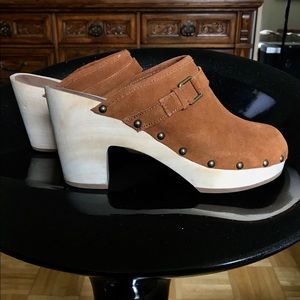 GAP | Cute Suede Clogs